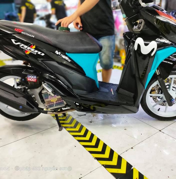 mâm 8 cây x1r vario 18 trắng đen