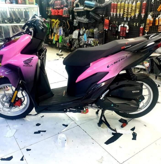 Tem vario 150 hồng đen
