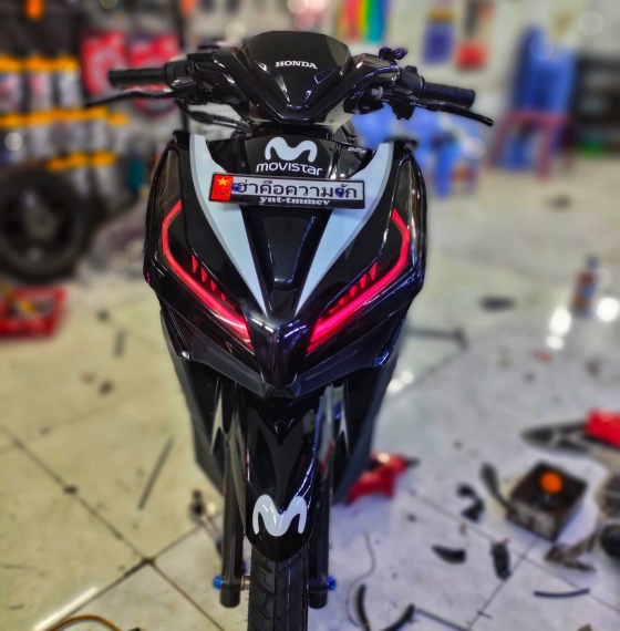 Tem vario 150 trắng 