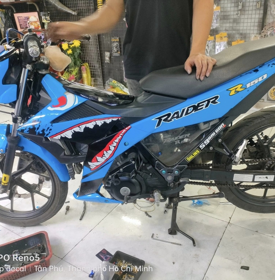 tem rời satria cá mập xanh