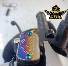 ỐC TITANIUM NẮP DÀU TAY THẮNG VARIO